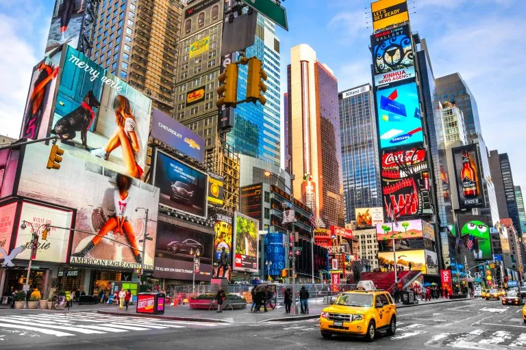 Outdoor advertising – types and characteristics - Matteo, LED screen ...